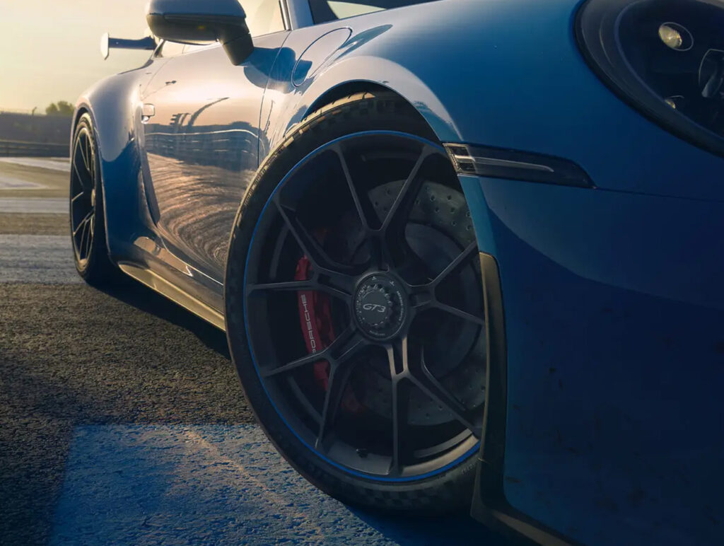 porsche 911 GTS tires